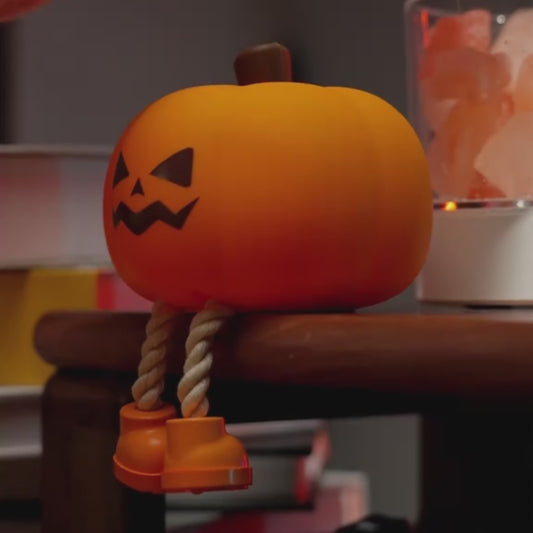 🔥2025 HOT SALE - 🎃✨Cute Halloween Pumpkin Silicone Night Light
